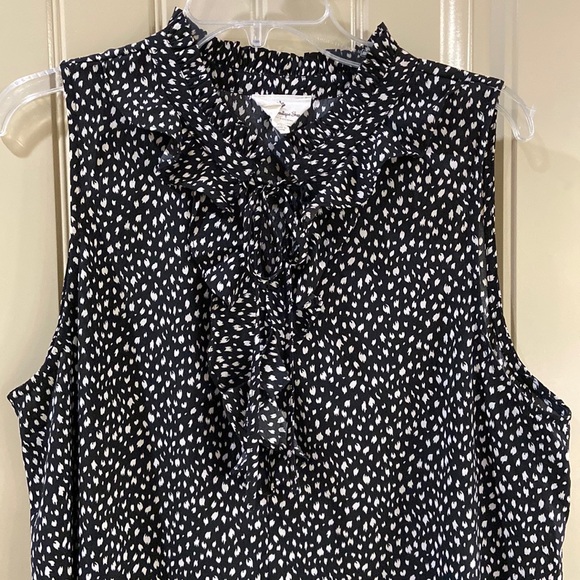 Sleeveless Blouse by Betsy’s Boutique Shop. EUC! - Picture 2 of 16